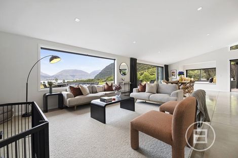 Photo of property in 18 Lookout Drive, Mount Creighton, Queenstown, 9371