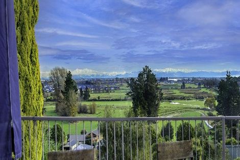 Photo of property in 411 Cashmere Road, Westmorland, Christchurch, 8025