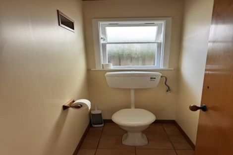 Photo of property in 190 Breaker Bay Road, Breaker Bay, Wellington, 6022