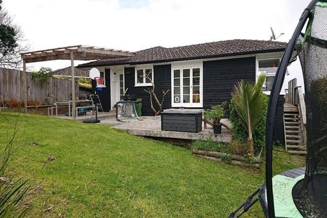 Photo of property in 33 Seon Place, Birkdale, Auckland, 0626