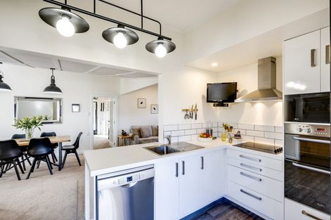 Photo of property in 206 Lyndon Road West, Hastings, 4122