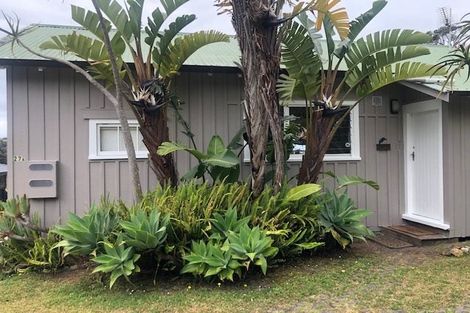 Photo of property in 27 Bournemouth Terrace, Murrays Bay, Auckland, 0630