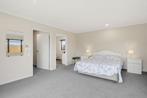 Photo of property in 52 Tennyson Avenue, Kelvin Grove, Palmerston North, 4414