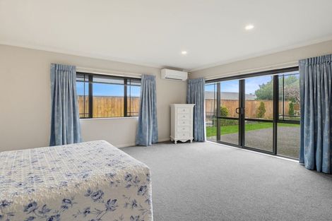 Photo of property in 52 Tennyson Avenue, Kelvin Grove, Palmerston North, 4414