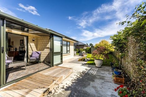 Photo of property in 4 Sunstone Crescent, Brown Owl, Upper Hutt, 5018