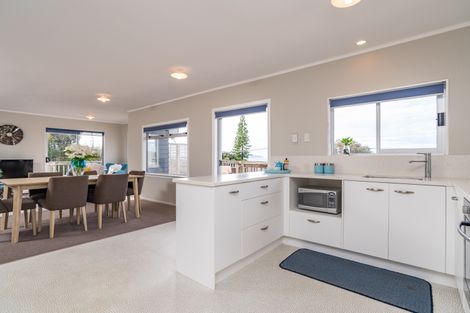 Photo of property in 38 Cheviot Street, Mangawhai Heads, Mangawhai, 0505