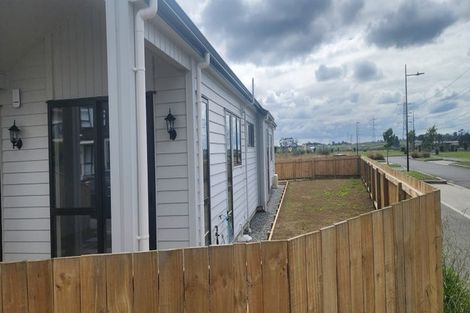 Photo of property in 25 Kapeta Lane, Karaka, 2113