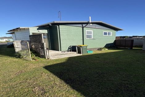Photo of property in 8 Hart Street, Foxton Beach, Foxton, 4815