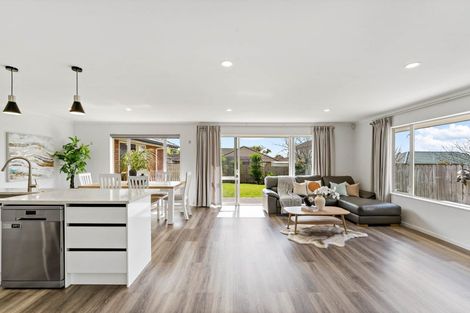 Photo of property in 8 Belcoo Crescent, East Tamaki, Auckland, 2013