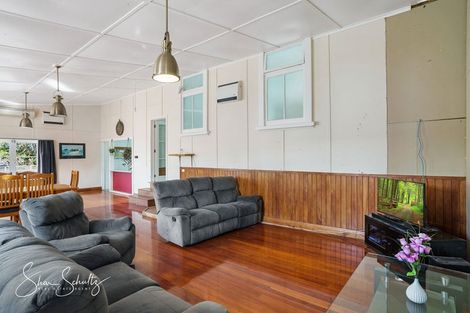 Photo of property in 12 Franklin Road, Paparoa, 0571