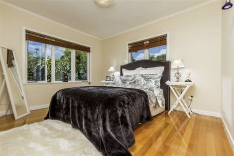 Photo of property in 2/14 Cassino Street, Bayswater, Auckland, 0622