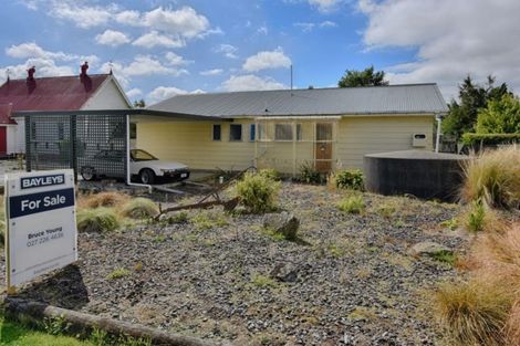 Photo of property in 49 Newburn Street, Waikaia, 9778
