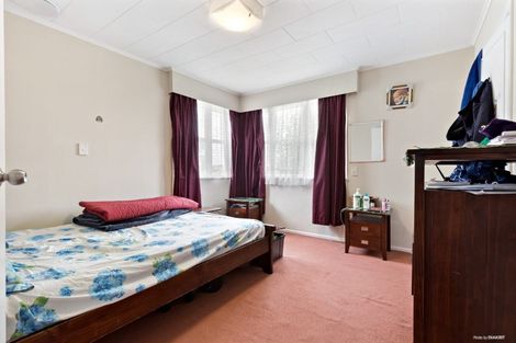 Photo of property in 4 Kaweka Street, New Lynn, Auckland, 0600