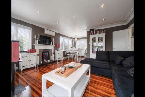 Photo of property in 94 Colwill Road, Massey, Auckland, 0614