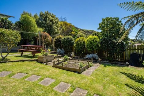 Photo of property in 104 Rawhiti Road, Pukerua Bay, 5026