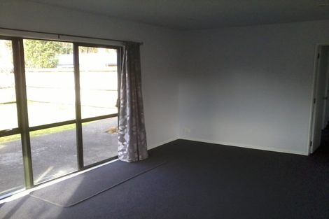 Photo of property in 12 O'sullivan Place, Waiuku, 2123