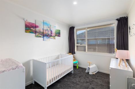 Photo of property in 7 Clipper Place, Redwood, Christchurch, 8051