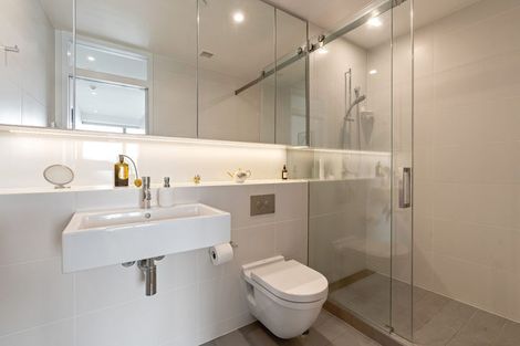 Photo of property in Clyde Quay Wharf, 1a/7 Clyde Quay Wharf, Te Aro, Wellington, 6011