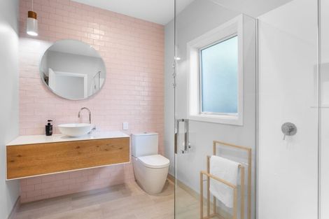 Photo of property in 12 Rawene Street, Waikanae, 5036