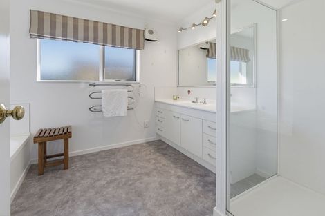 Photo of property in 7 Hoult Crescent, Monaco, Nelson, 7011