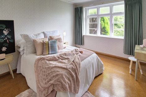 Photo of property in 6 Lansdowne Crescent, Lansdowne, Masterton, 5810