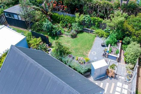 Photo of property in 11 Kotare Street, Waikanae, 5036