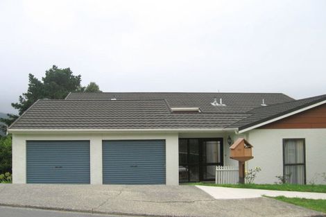 Photo of property in 43 Greyfriars Crescent, Tawa, Wellington, 5028