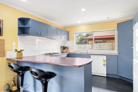 Photo of property in 12 Franshell Crescent, East Tamaki, Auckland, 2013