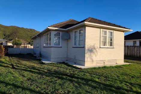 Photo of property in 10 Atiawa Crescent, Waiwhetu, Lower Hutt, 5010