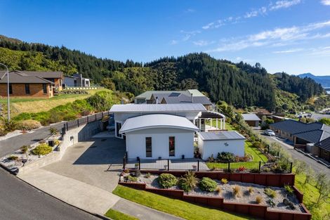 Photo of property in 8 Harbour View Heights, Picton, 7220