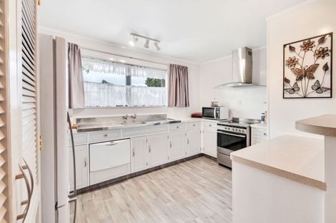 Photo of property in 2/423 Great South Road, Rosehill, Papakura, 2113