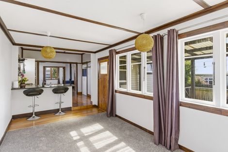 Photo of property in 42 Hinemoa Street, Paraparaumu, 5032