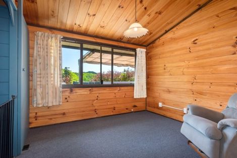 Photo of property in 13 Webster Place, Picton, 7220