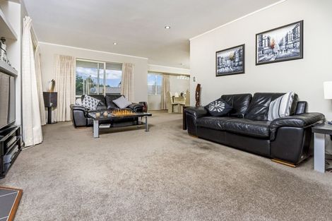 Photo of property in 18 Carnmore Place, Torbay, Auckland, 0630