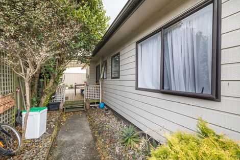 Photo of property in 21 Dahlstrom Grove, Kelvin Grove, Palmerston North, 4414