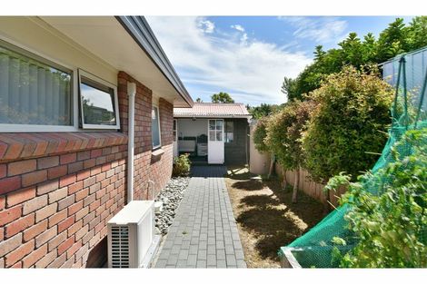 Photo of property in 110 Lakeside Drive, Orewa, 0931