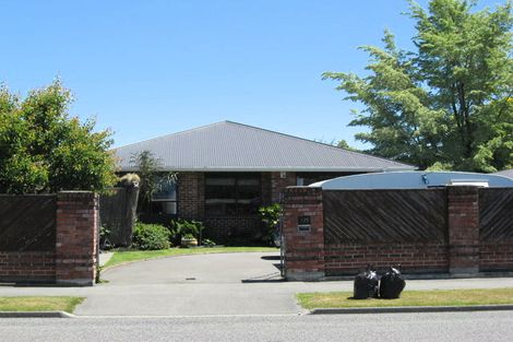 Photo of property in 335 Avonhead Road, Avonhead, Christchurch, 8042