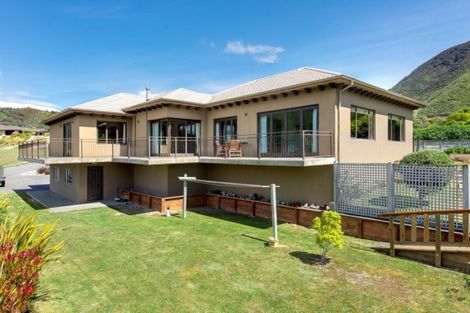 Photo of property in 24 Harbour View Heights, Picton, 7220