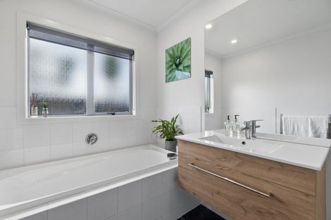 Photo of property in 3 Maccallum Court, Rototuna, Hamilton, 3210