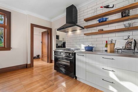 Photo of property in 32 Grandview Crescent, Opoho, Dunedin, 9010