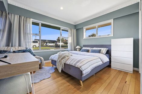 Photo of property in 73 Bradbury Road, Botany Downs, Auckland, 2010