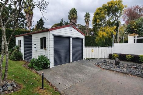 Photo of property in 25 Taupaki Road, Taupaki, Henderson, 0782