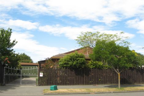 Photo of property in 1/40 Royal Park Drive, Parklands, Christchurch, 8083