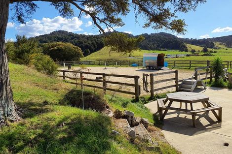 Photo of property in 558 Helmsdale Road, Waipu, 0582