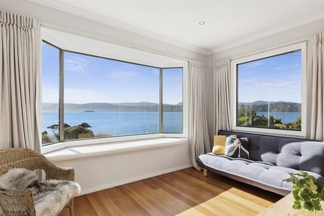 Photo of property in 493 Karaka Bay Road, Karaka Bays, Wellington, 6022