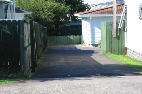 Photo of property in 12a Willerton Avenue, New Lynn, Auckland, 0600