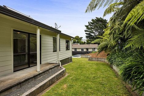 Photo of property in 118 Riversdale Drive, Merrilands, New Plymouth, 4312