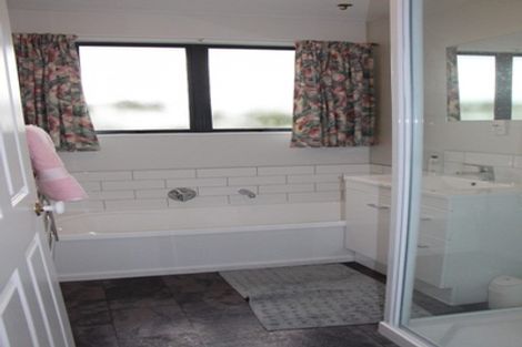 Photo of property in 11 Ellesmere Place, Oceanview, Timaru, 7910