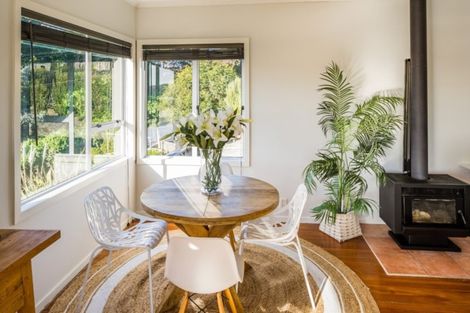 Photo of property in 15 Paekakariki Hill Road, Pauatahanui, Porirua, 5381