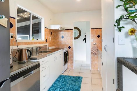 Photo of property in 36 Whitby Avenue, Whitianga, 3510